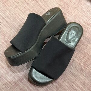 Wild Fable Black Platform Slides